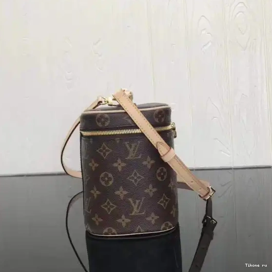 Affordable TOILETRY BAG VUITTON LOUIS 0516